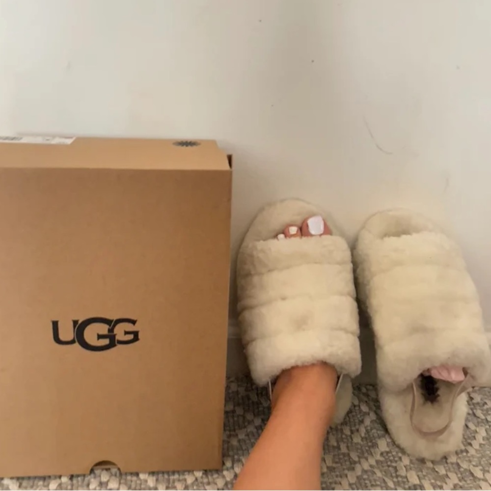 White/ivory UGG Fluff Yeah Slides size 8